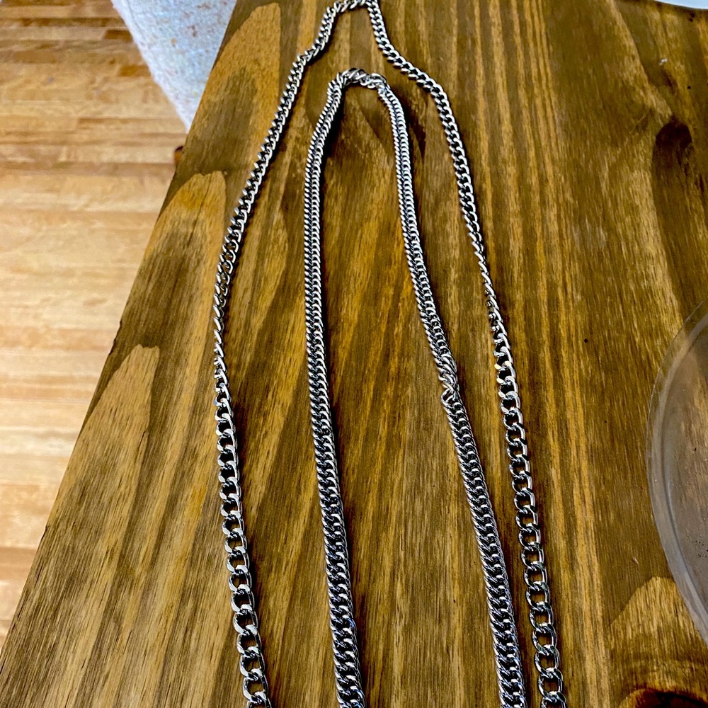 Hello! I'm a Bada** chain!